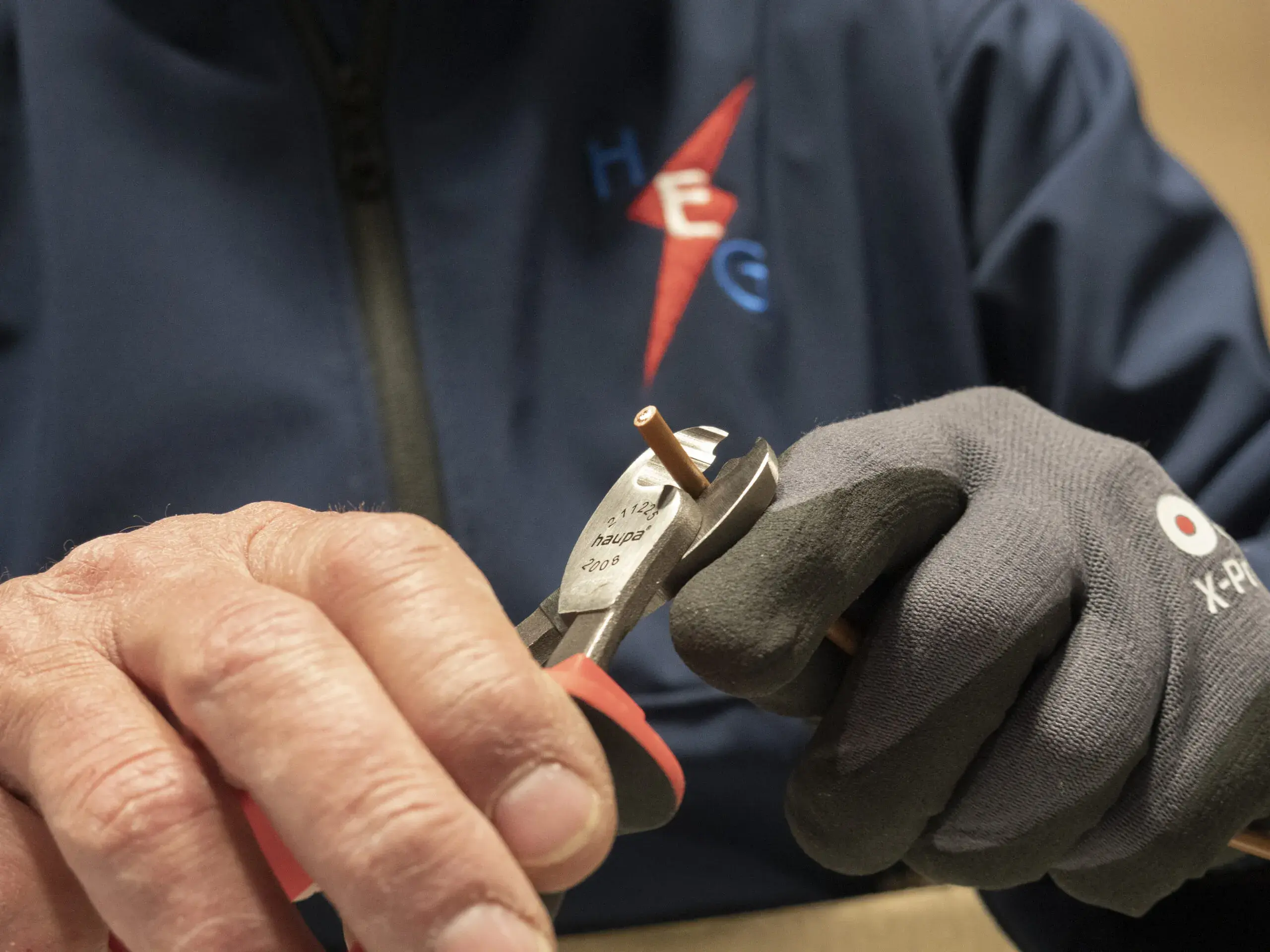 Wij leveren en realiseren elektrotechnische oplossingen