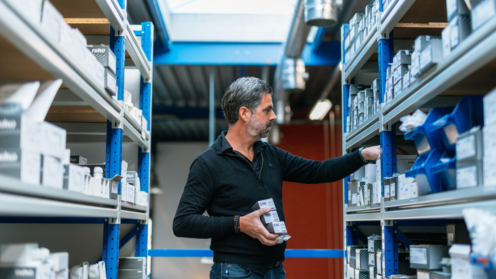 Wij leveren en realiseren elektrotechnische oplossingen